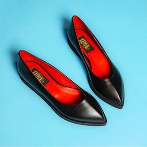 Von D Roxy Ballerina Vegan Leather Pointed Toe Flats Black Red Size 8